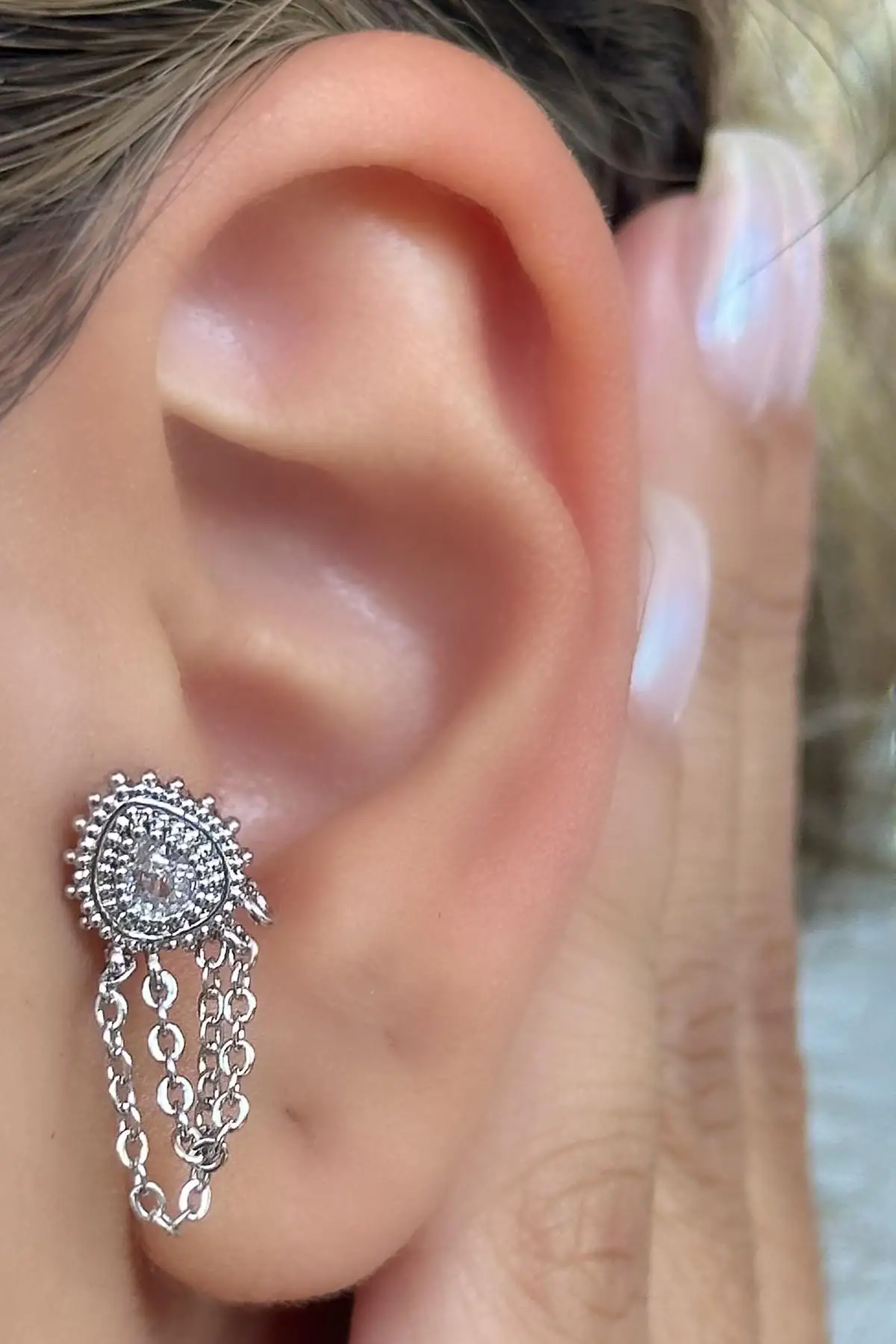 Gümüş Renk Taş Detaylı Çelik Tragus/Kıkırdak Küpe/Piercing (Tek)