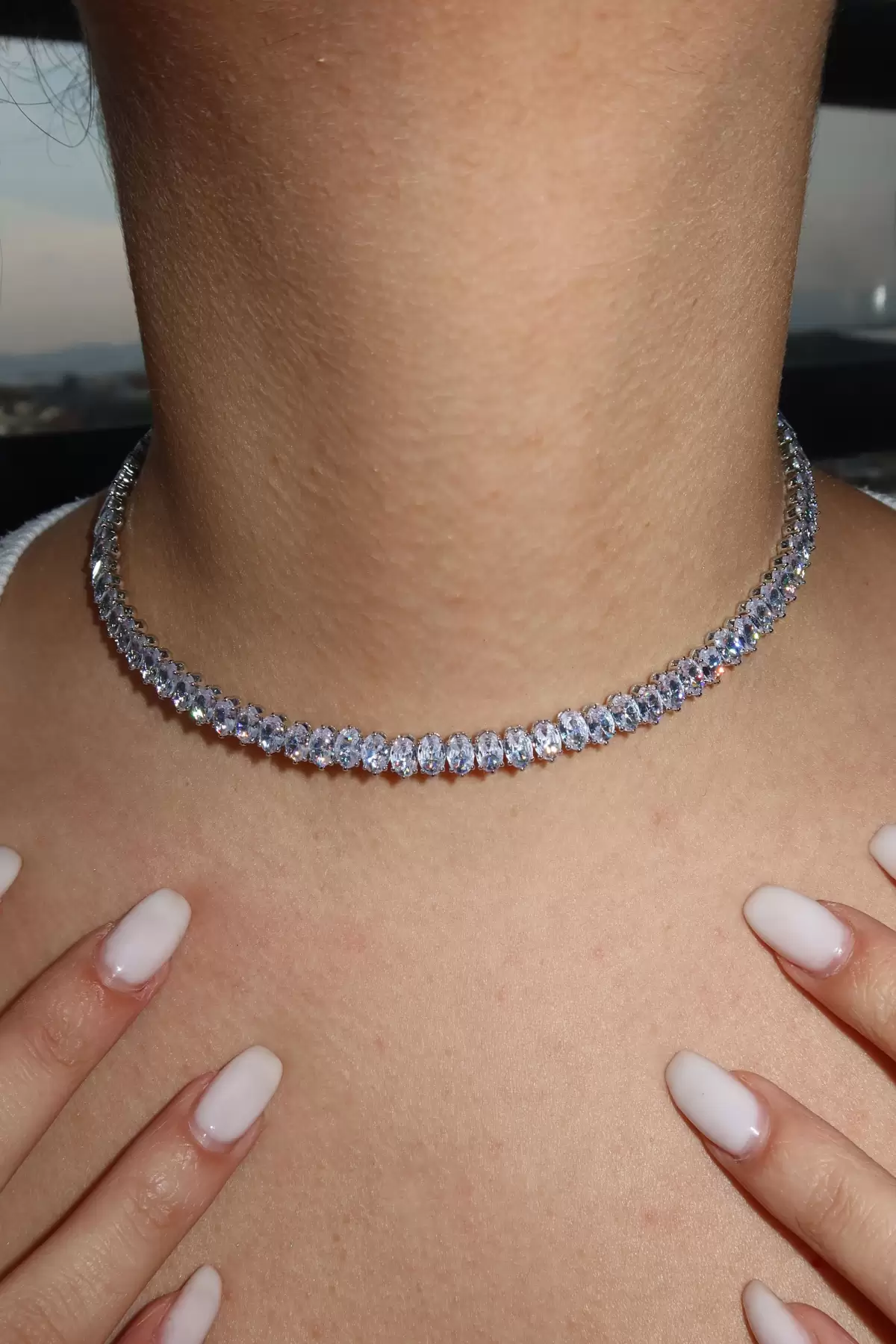 Gümüş Renk Taş Detaylı Choker Kolye