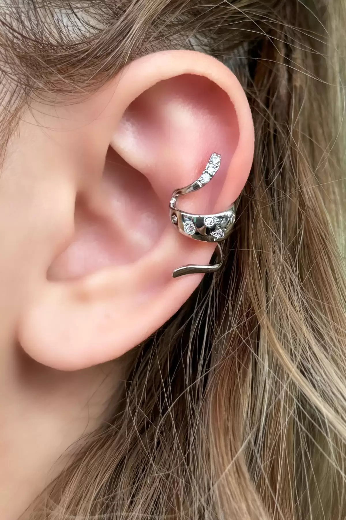 Gümüş Renk Taş Detaylı Ear Cuff Küpe (Tek)