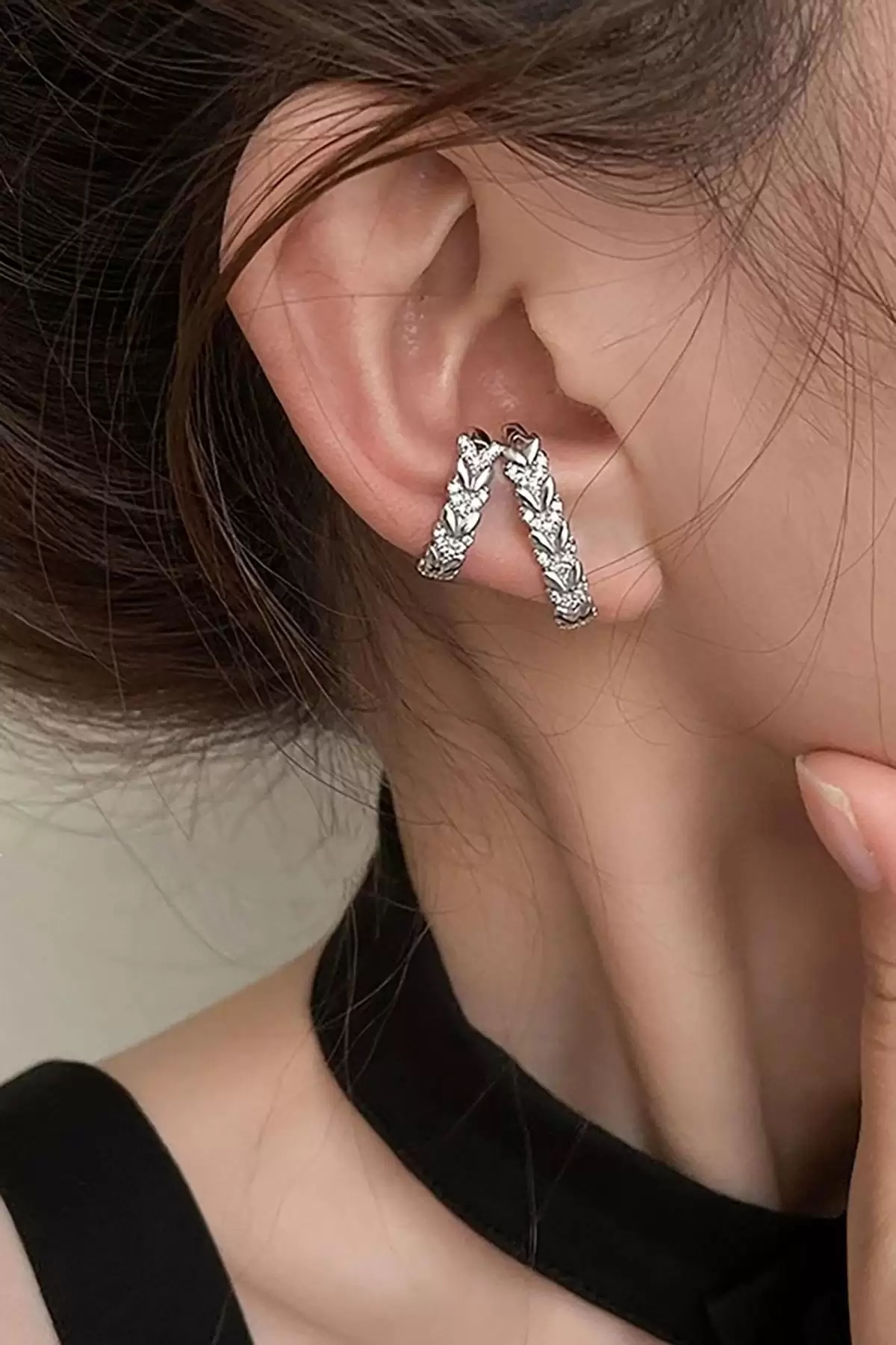 Gümüş Renk Taş Detaylı Ear Cuff (Tek)