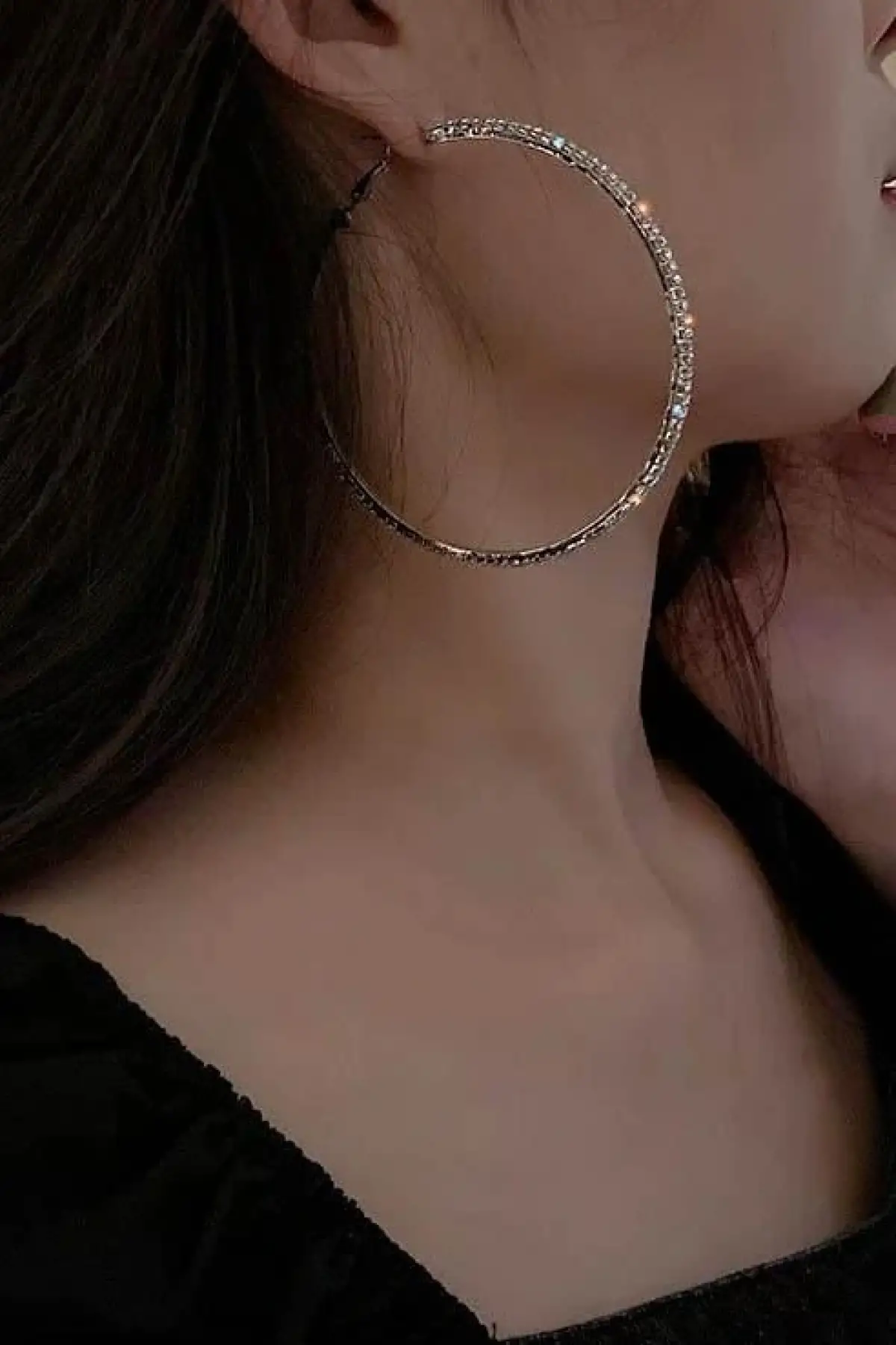 Gümüş Renk Taş Detaylı Halka Küpe (Çift)