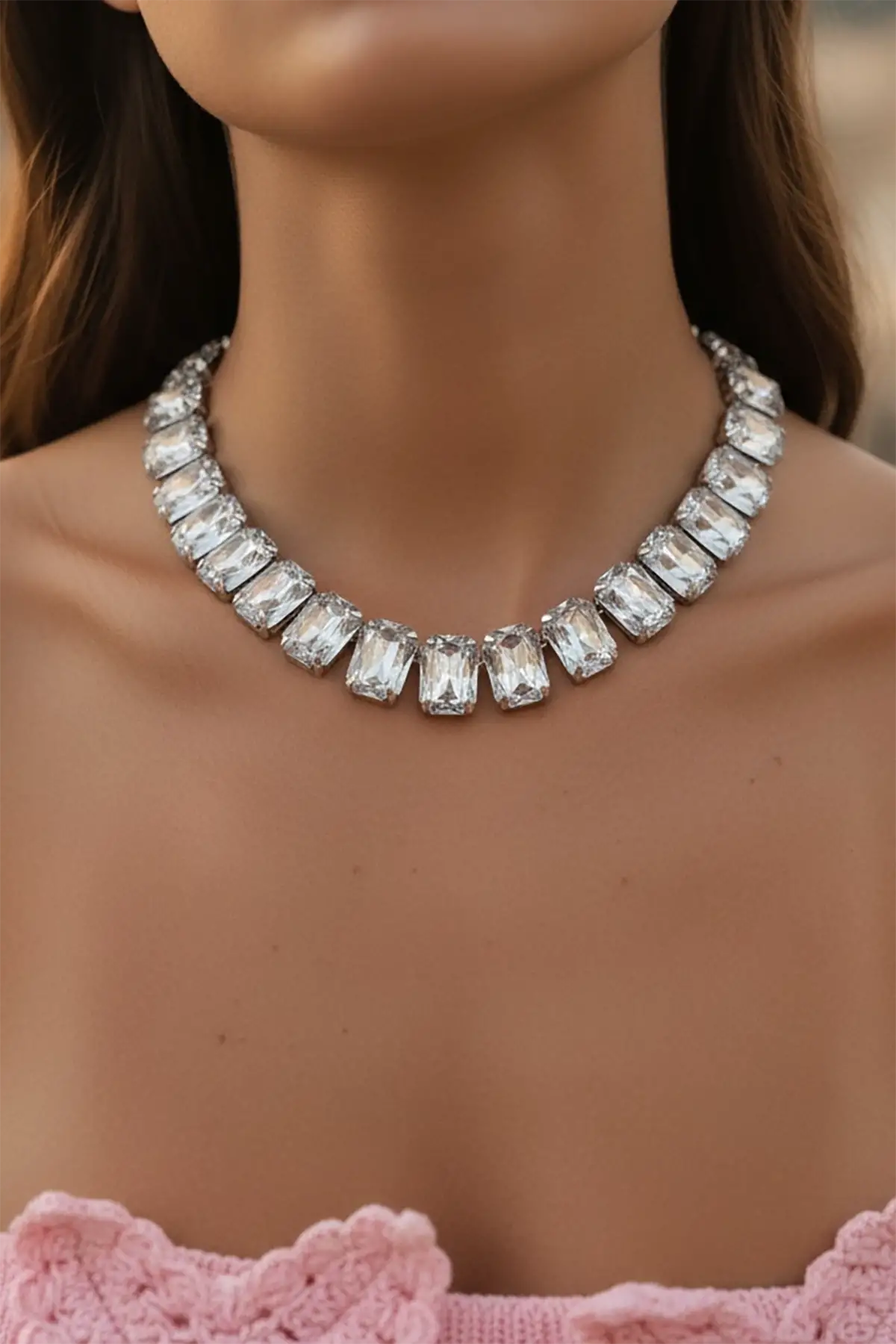 Gümüş Renk Taş Detaylı Tasarım Abiye Kolye