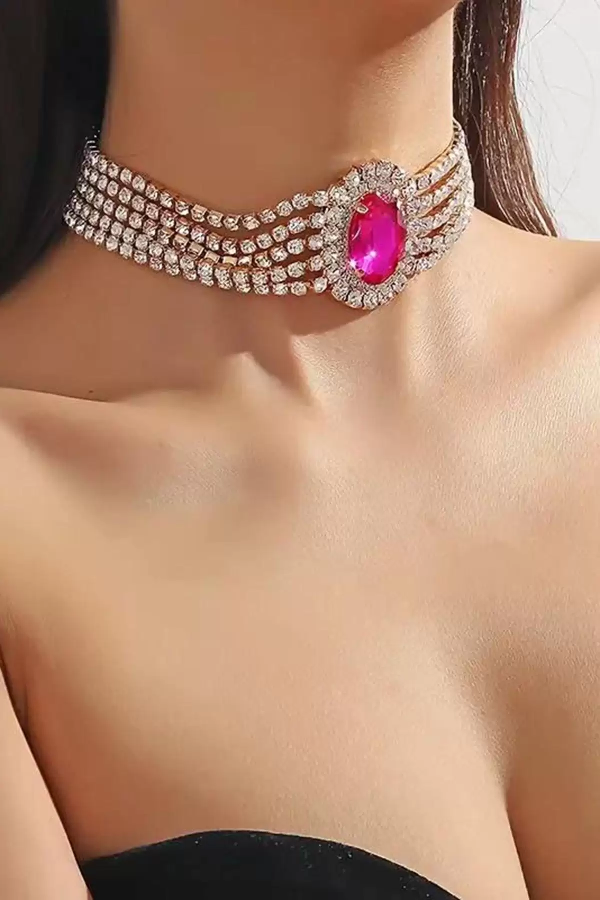 Gümüş Renk Taş Detaylı Tasarım Choker Kolye