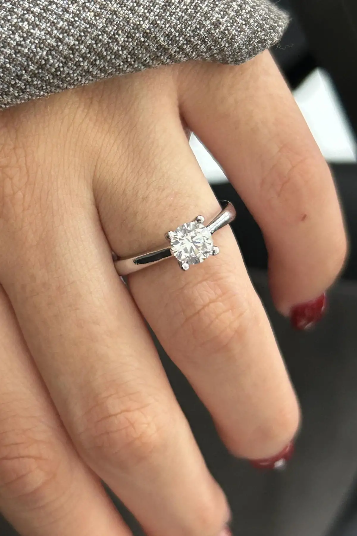 Gümüş Renk Tek Taş Detaylı Ayarlanabilir Yüzük