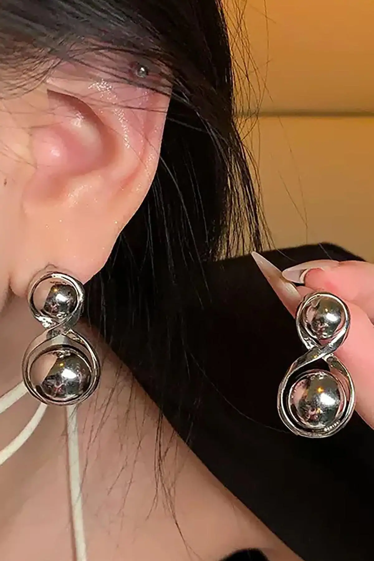 Gümüş Renk Top Detaylı Çelik Küpe (Çift)