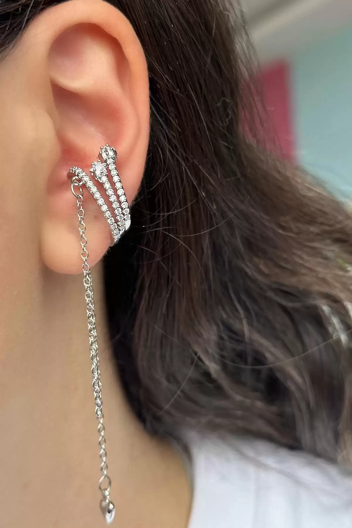 Gümüş Renk Yıldız Figürlü Sallantılı Ear Cuff (Tek)