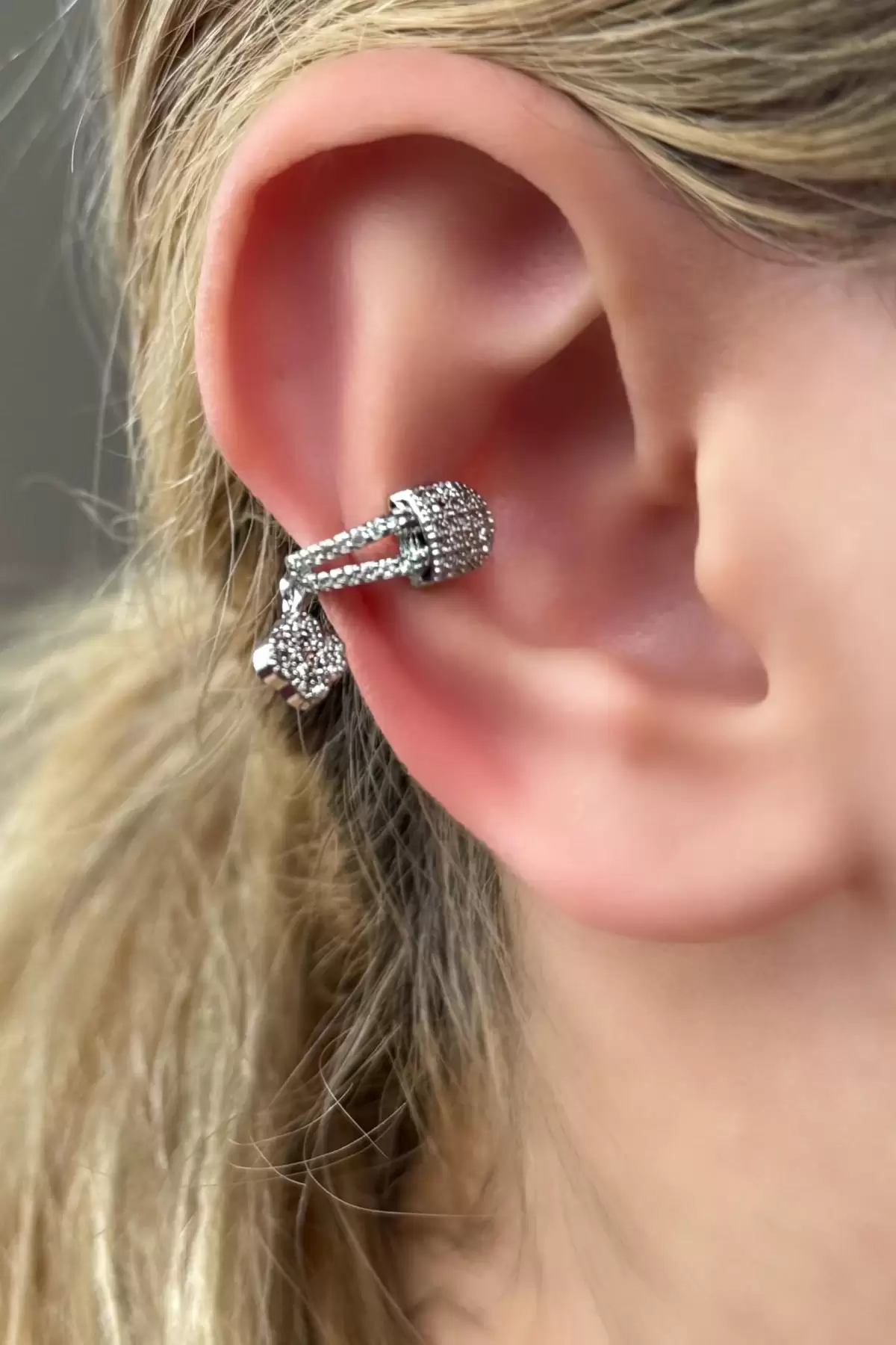 Gümüş Renk Yonca Figürlü Çelik Ear Cuff Küpe (Tek)