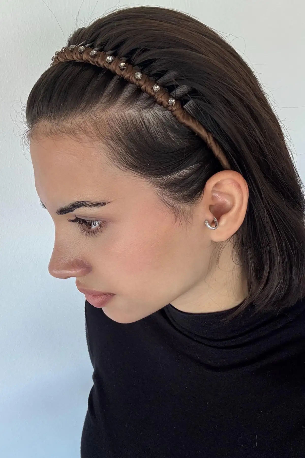 Kahve Renk Taş Detaylı Taraklı Taç