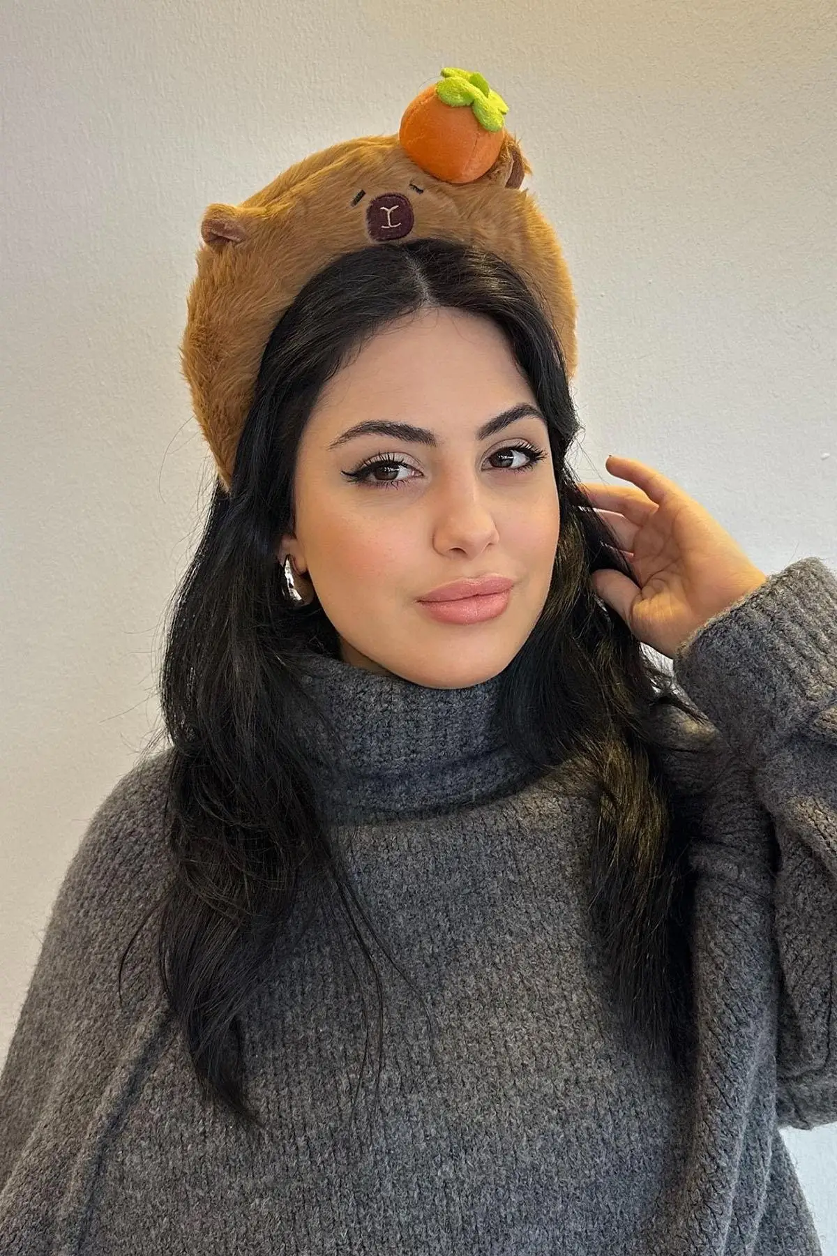 Kahverengi Ayıcık Figürlü Şeftali Detaylı Peluş Taç
