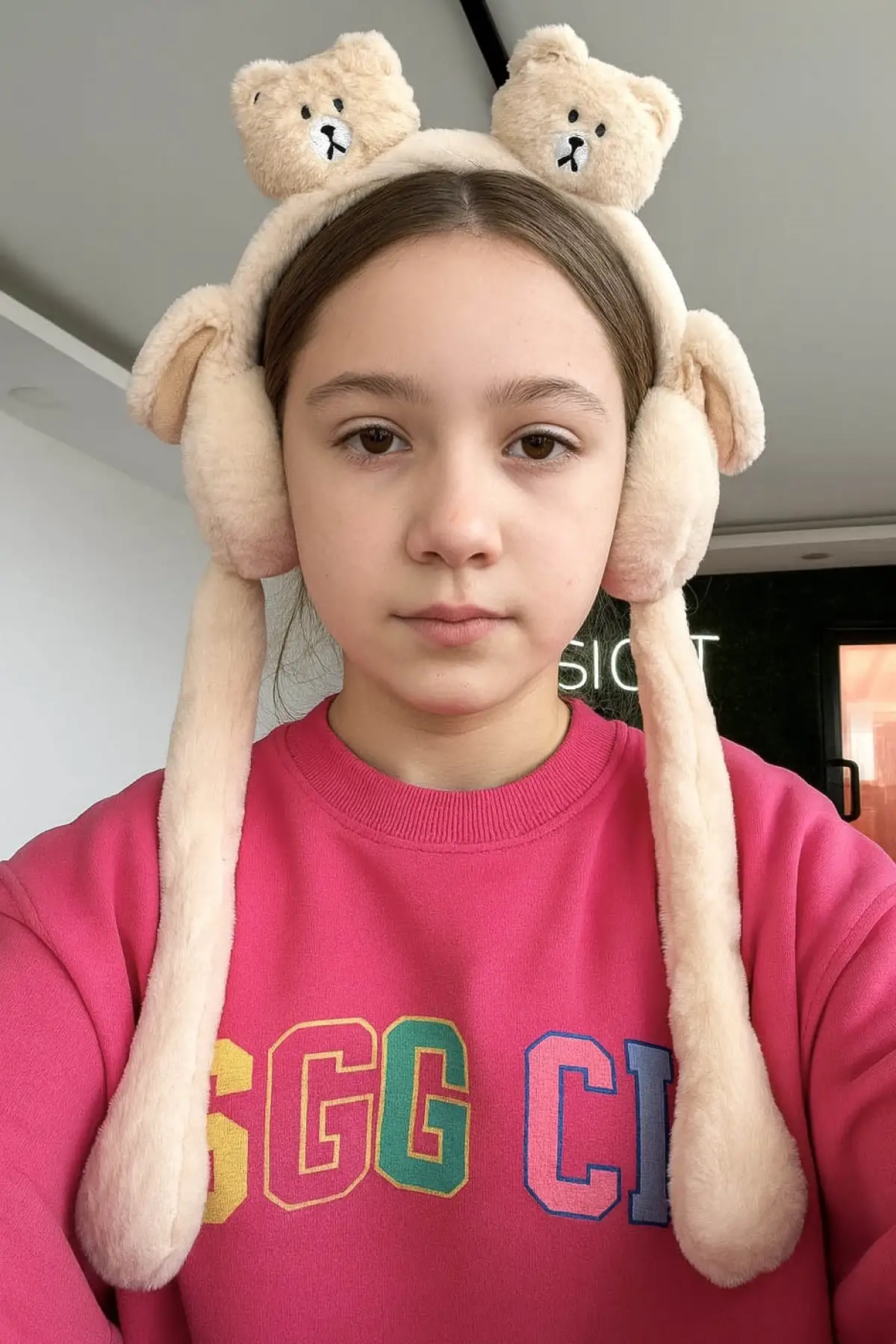 Krem Renk Ayıcık Figürlü Kulakları Oynayan Peluş Kulaklık