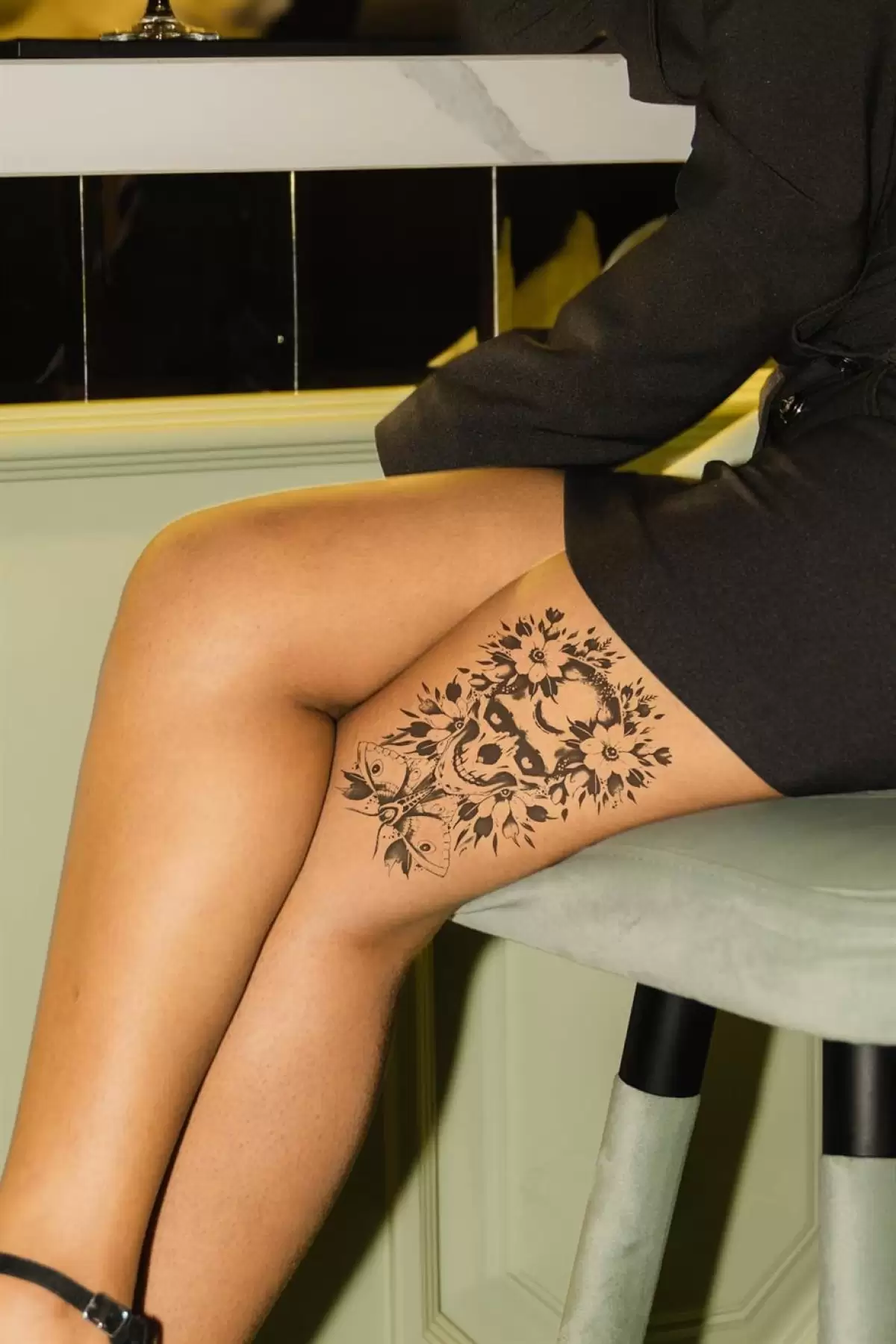 Kurukafa ve Çiçek Modelli Geçici Dövme Tattoo