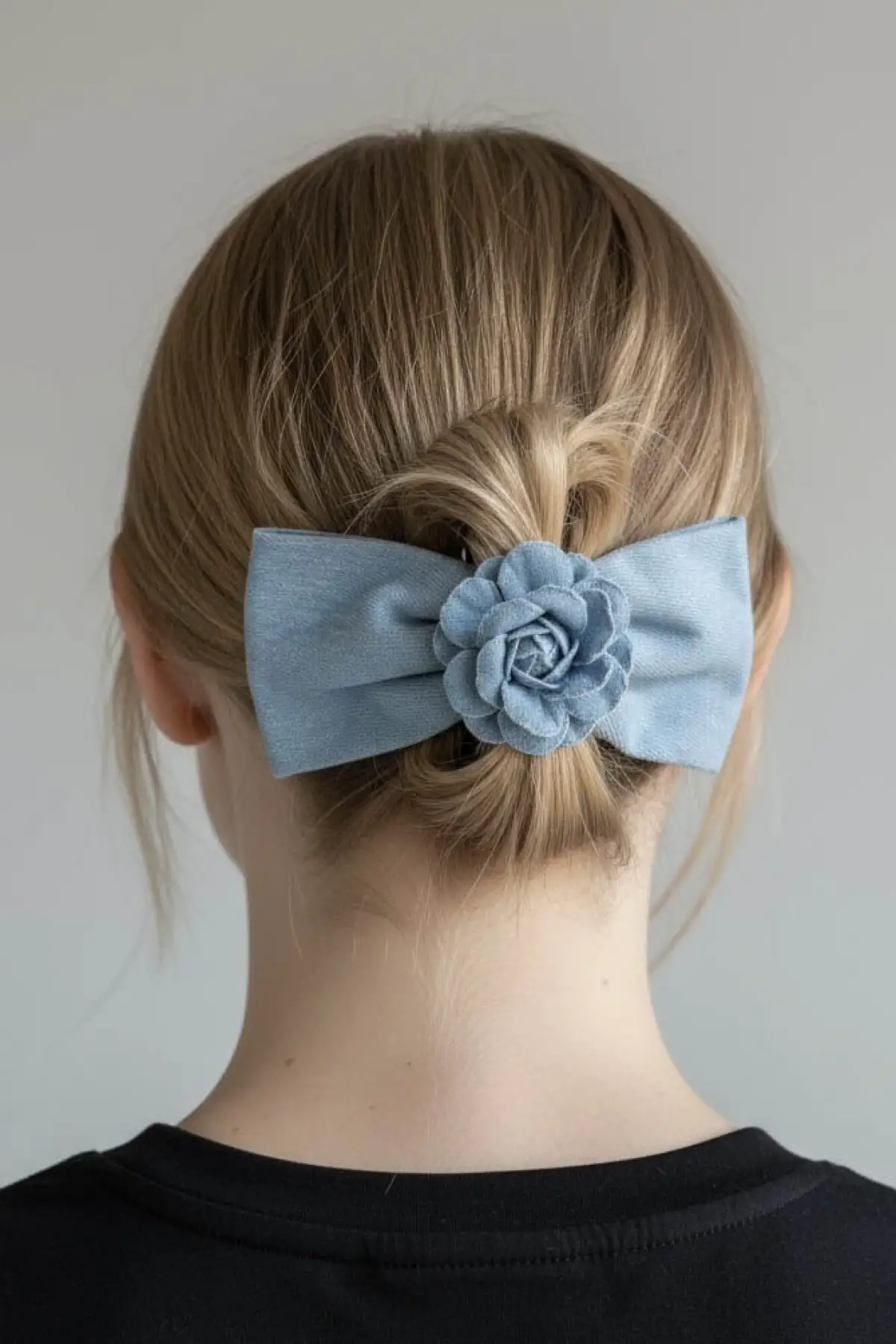 Mavi Renk Kurdele Figürlü Çiçek Detaylı Otomat Toka