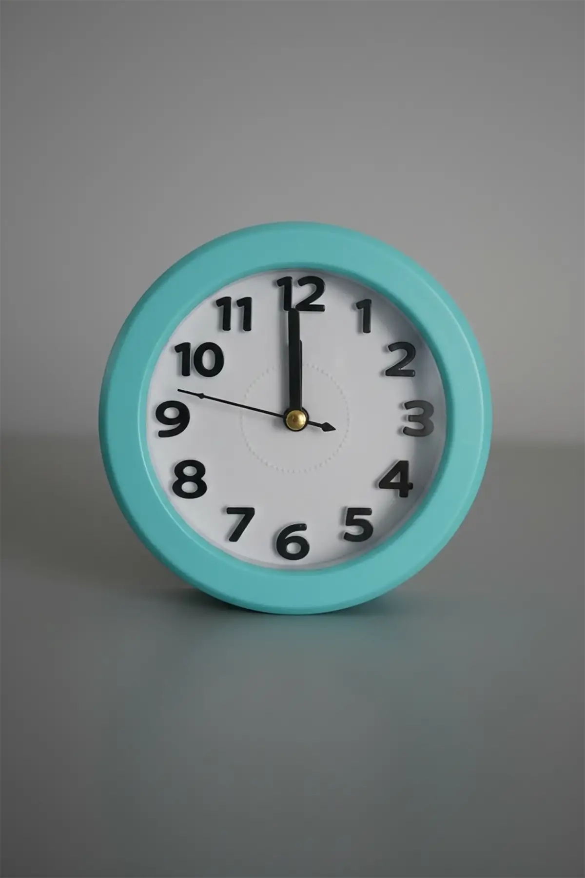 Mavi Renk Mini Dekoratif Alarmlı Yuvarlak Masa Saati