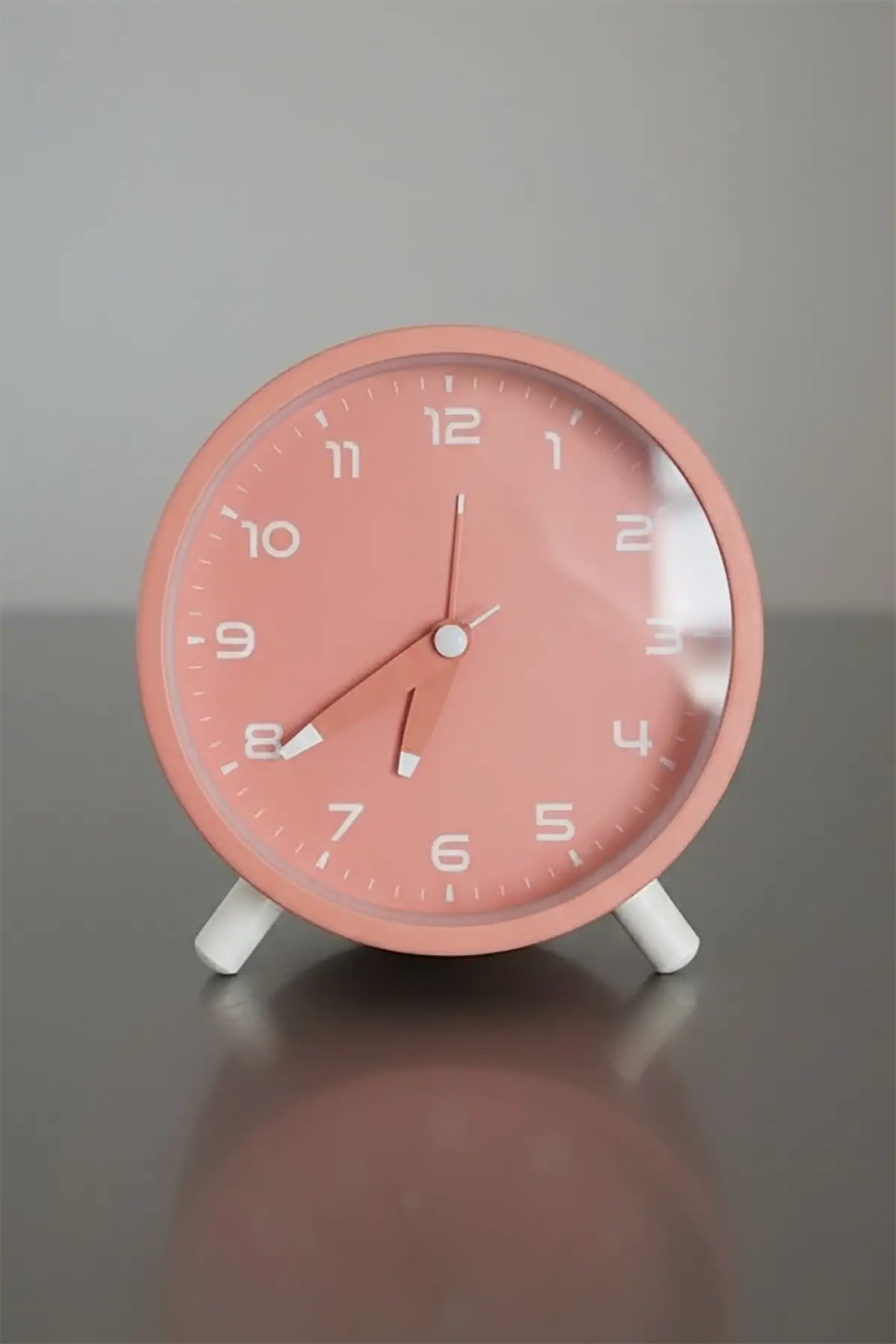 Pembe Renk Dekoratif Işıklı Alarmlı Masa Saati