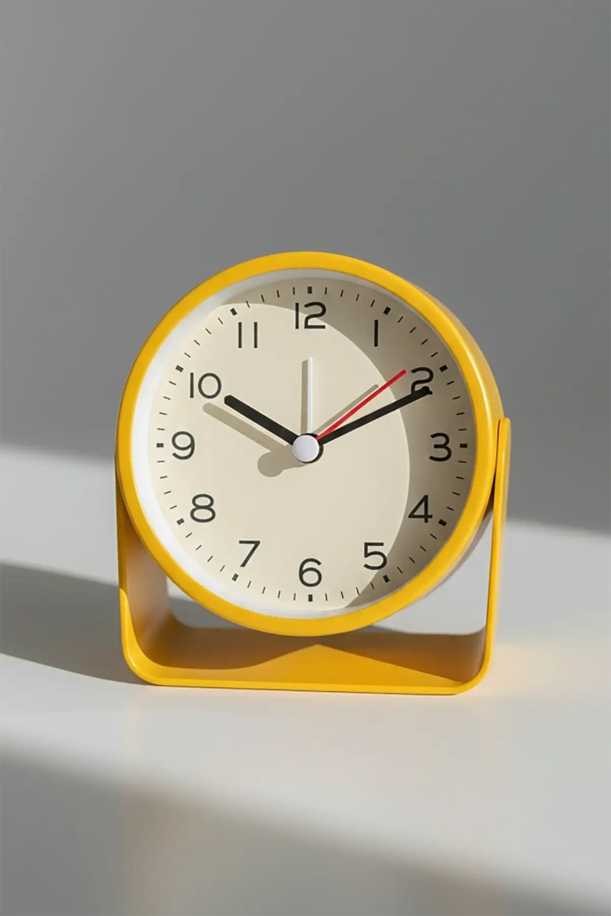 Sarı Renk Mini Dekoratif Alarmlı Yuvarlak Masa Saati