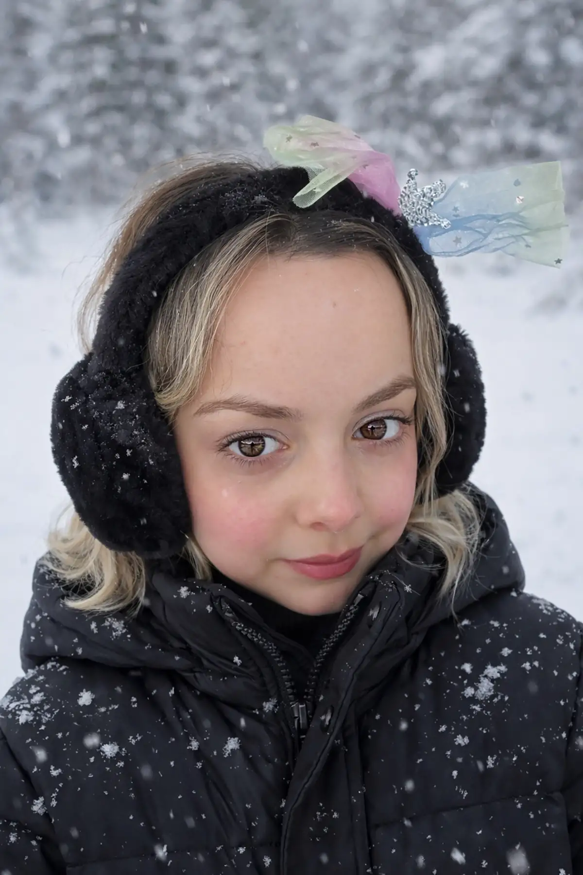 Siyah Renk Kurdele Figürlü Peluş Kulaklık