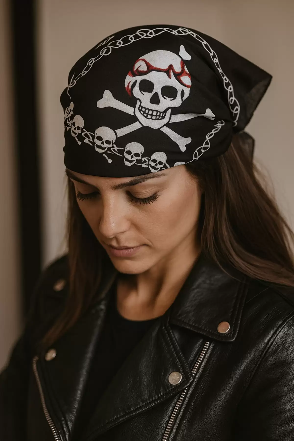 Siyah Renk Kurukafa Figürlü Bandana
