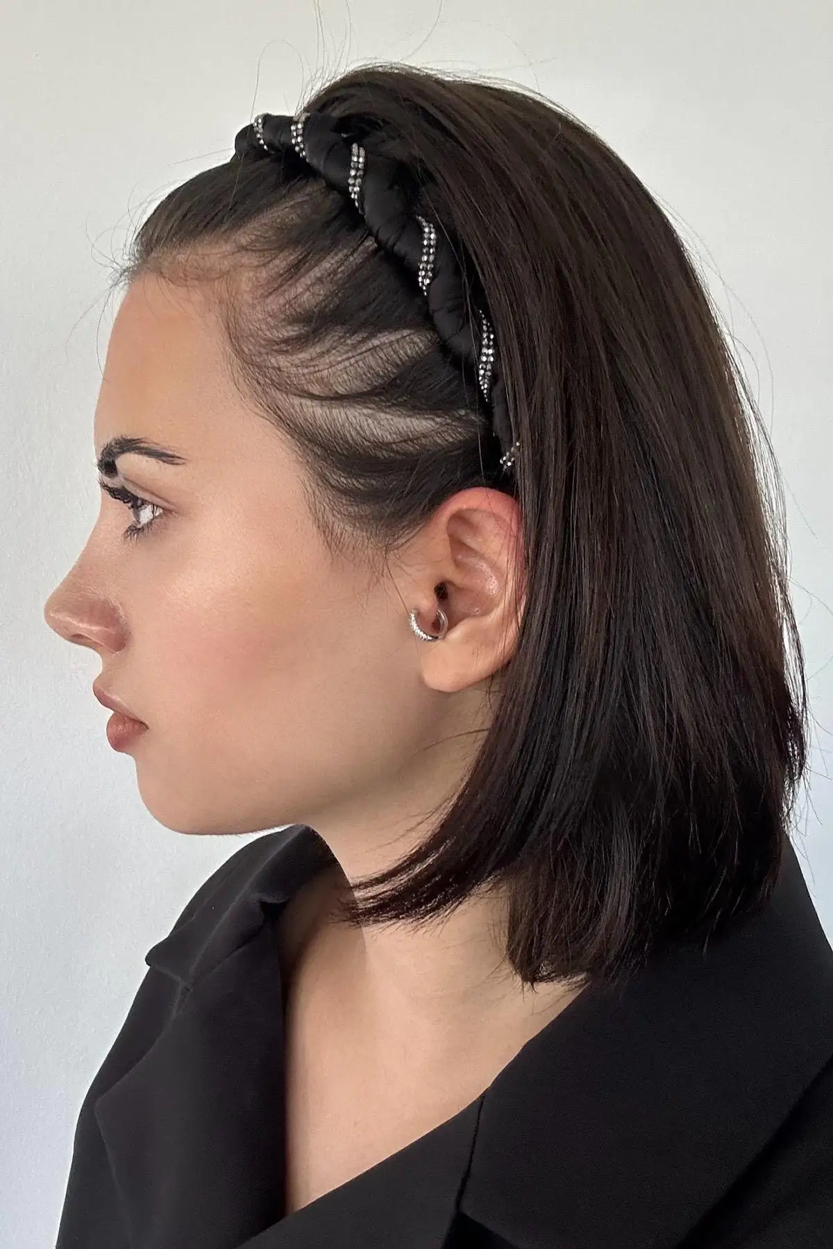 Siyah Renk Taş Detaylı Taraklı Taç