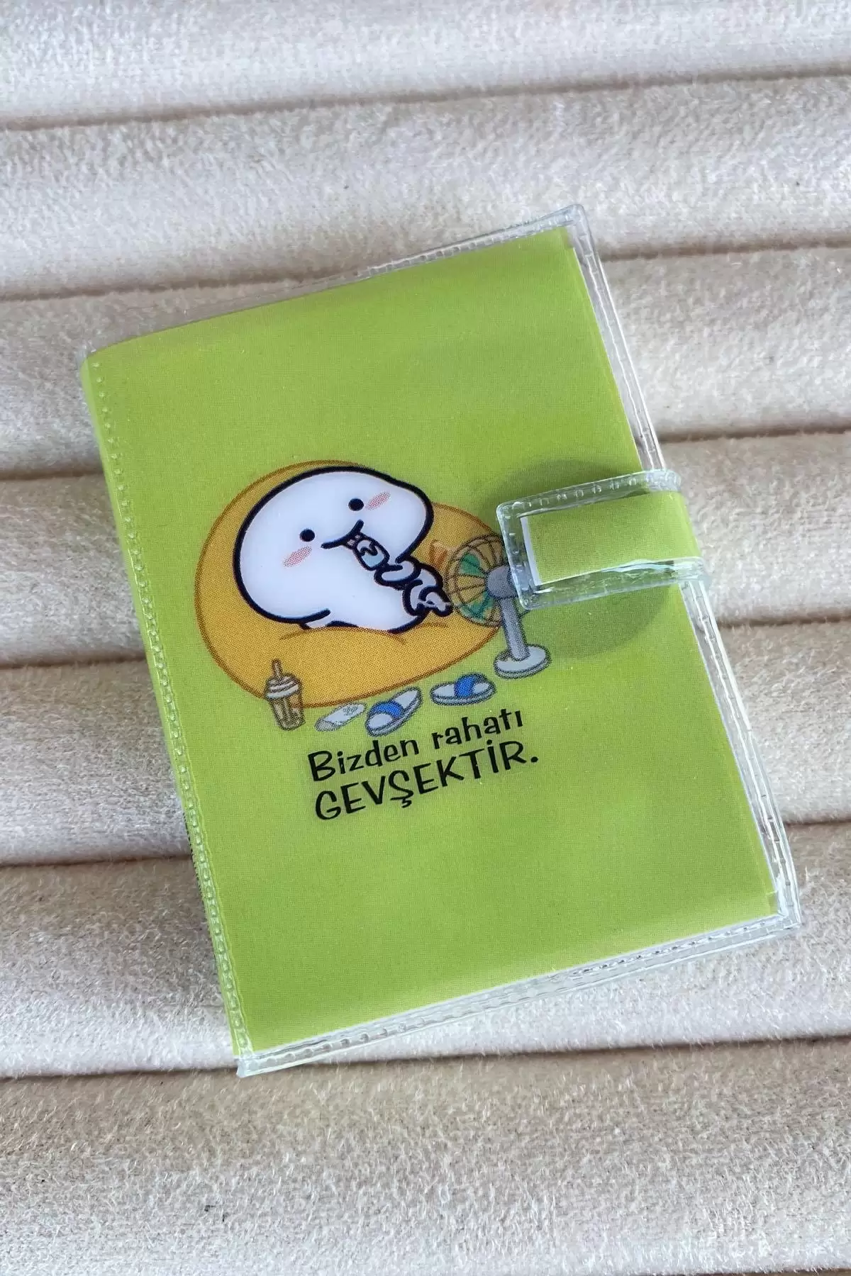 Yeşil Renk Bizden Rahatı Gevşektir Yazılı Mini Defter