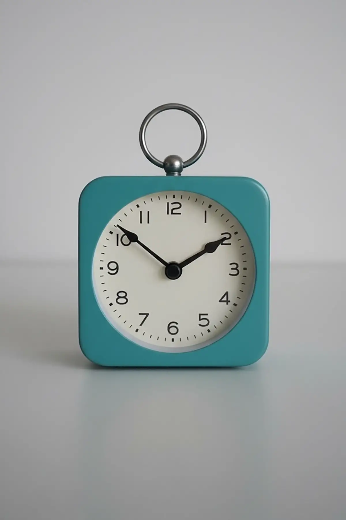 Yeşil Renk Dekoratif Işıklı Alarmlı Masa Saati