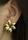 Altın Renk Çiçek Figürlü Çelik Küpe (Çift)