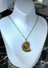 Altın Renk Deniz Kabuğu Figürlü Çelik Kolye