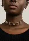 Altın Renk Kalp Figürlü Taş Detaylı Choker Kolye