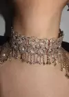Altın Renk Taş Detaylı Tasarım Choker Kolye