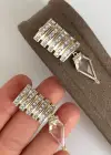 Altın Renk Taş Detaylı Tasarım Küpe (Çift)