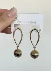 Altın Renk Top Detaylı Çelik Küpe (Çift)