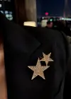 Altın Renk Yıldız Figürlü Taşlı Broş