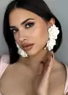 Beyaz Renk Çiçek Figürlü Küpe (Çift)