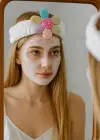 Beyaz Renk Çiçek Figürlü Peluş Saç Bandı