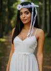 Beyaz Renk Çiçek Figürlü Taç