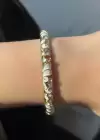 Beyaz Renk Çiçek Figürlü Taş Detaylı Mineli Kelepçe Bileklik