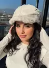 Beyaz Renk Peluş Kasket Şapka