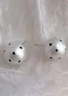 Beyaz Renk Puantiye Detaylı Küpe (Çift)