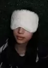 Beyaz Renk Sim Detaylı Peluş Uyku Bandı
