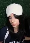 Beyaz Renk Sim Detaylı Peluş Uyku Bandı