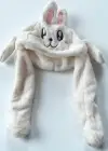 Beyaz Renk Tavşan Figürlü Kulakları Oynayan Peluş Şapka