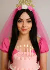 Fuşya Renk Happy Birthday Yazılı Çiçek Figürlü Tül Detaylı Taç