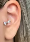 Gümüş Renk Kurdele Figürlü Taş Detaylı Çelik Tragus/Kıkırdak Küpe/Piercing (Tek)