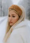 Kahverengi Peluş Taç