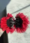 Kırmızı Renk Çiçek Figürlü Sim Detaylı Mandal Toka