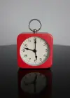 Kırmızı Renk Dekoratif Işıklı Alarmlı Masa Saati