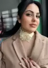 Krem Renk Çiçek Detaylı Choker Kolye