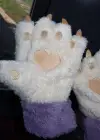 Krem Ve Mor Renk Pati Figürlü Askılı Peluş Eldiven