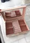 Pembe Renk Ayna Detaylı Takı Organizeri