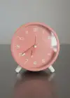 Pembe Renk Dekoratif Işıklı Alarmlı Masa Saati
