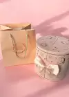 Pembe Renk Karışık Figürlü Gül Detaylı Karton Çanta Hediyeli Hediye Kutusu